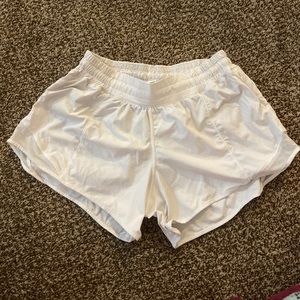 BRAND NEW SIZE 8 LULULEMON 4 INCH